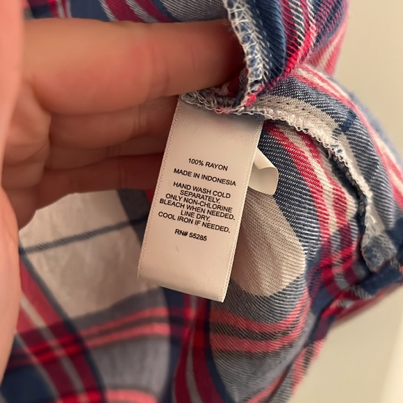 Women’s Express Plaid Button-Up - Picture 7 of 8
